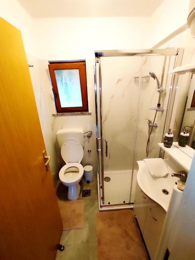 Apartments Plavcic โพลมิน ภายนอก รูปภาพ